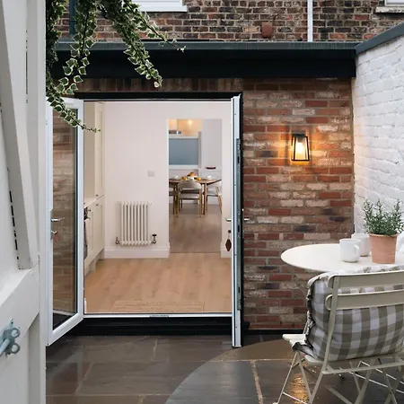 Vakantiehuis Number 20 *