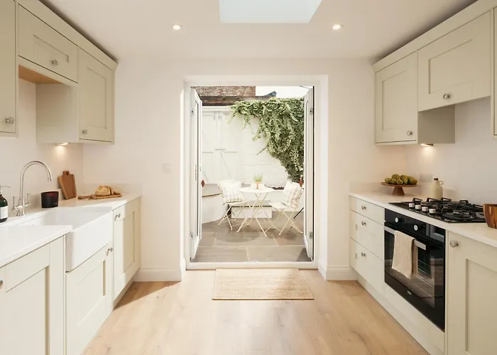 Number 20-free Parking And Walking Distance Into * Γιορκ